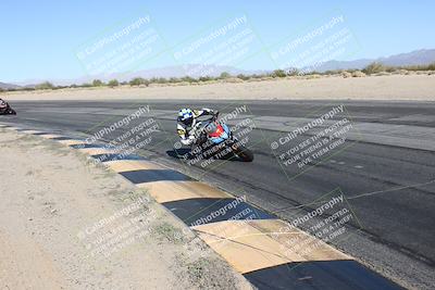 media/Dec-01-2025-Moto Forza (Mon) [[2daa91e15f]]/2-Intermediate Group/Session 4 (Turn 10 Inside)/